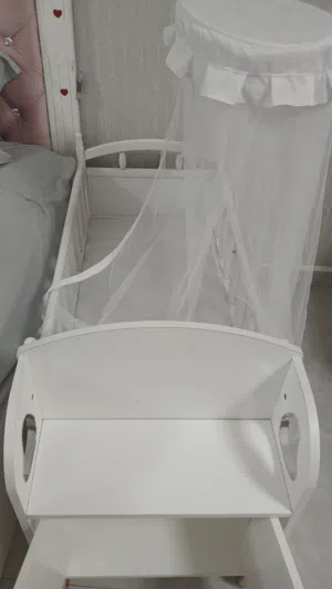 سرير اطفال للبيع