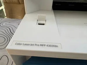 طابعة HP Color Jet pro 4303den للبيع