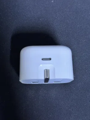 Apple 20W Charger- Original Without Box - Never Use it شاحن اصلي بدون العلبه لم يستخدم نهائياً
