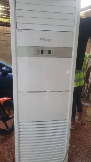 FLOOR STAND AIR CONDITIONER FOR SALE ONLY 6 MONTH USED 3 PES GREE COMPLETE 2 PES SUPER GENERAL