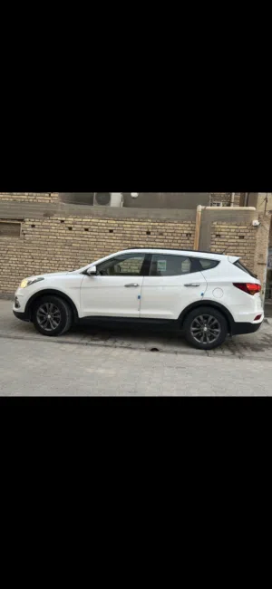Used Hyundai Santa Fe in Basra