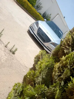 هيونداي جينسس 2016