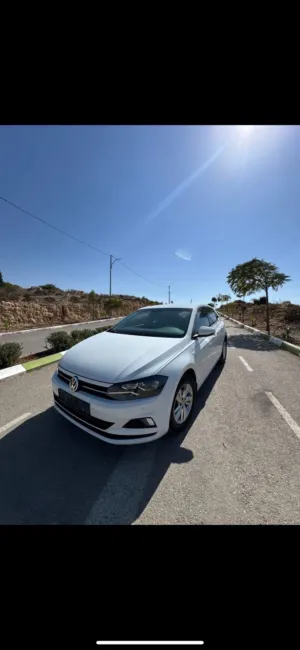 بولو - اوتوماتيك - انتاج 20 دهان شركة بالكامل ولا ضربة وعداد 55 الف عالكاش 79 الف شامل ترخيص وتامين