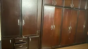 خزانة ملابس ومد فراش