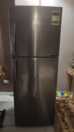 ثلاجة فريش ممتازة البيع بسبب السفر