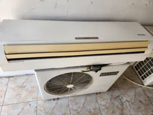 Pearl 3 ton (2 units) and 3.5 ton (1 unit) available for sale with installation.