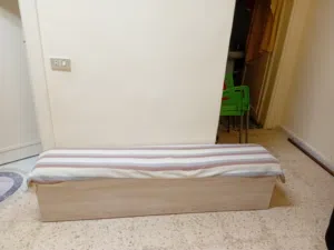 مقعد طويل لغرفه نوم