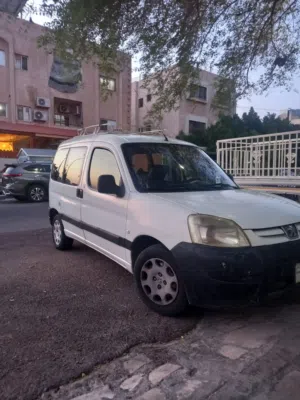 بيجو بارتنر 2006 سياحي: حالة جيدة وفحص شفاف ومتاح للاطلاع - للبيع بداعي السفر.