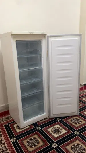 فريزر مستعمل بحاله ممتازه للبيع