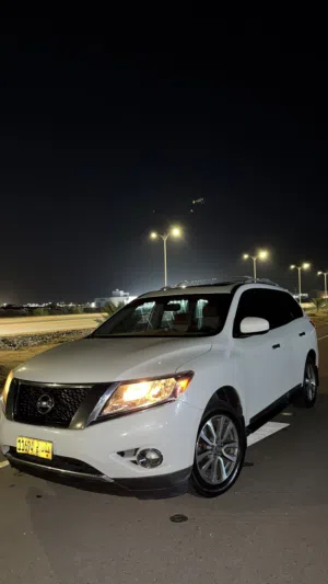 Used Nissan Pathfinder in Al Sharqiya