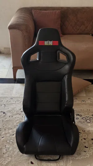 كرسي ريسنج للبيع كانه جديد