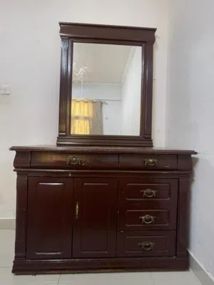 Cabinet with mirror
