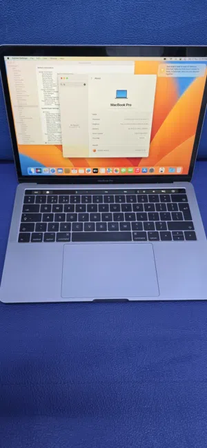MacBook Pro A1706 core i7 Pro with 16gb Ram 500gb ssd Touch Bar 13.3 Ratina Display