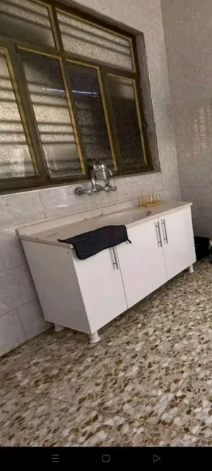 كاونتر  ارضى وملحق مترين مع سنك مرمر