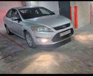 للبيع فورد مونديـو سكني فاتح – أوتوماتيك – ترخيص سنة كاملة