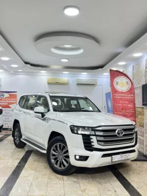 Used Toyota Land Cruiser in Muscat