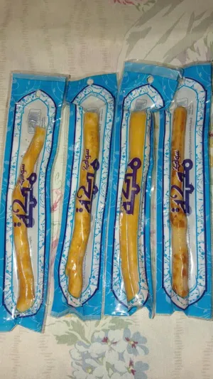 سواك أصلي لتنظيف الأسنان – طازج