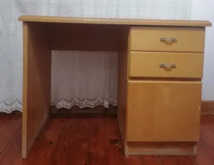 عرض حتى 25 يونيو مكتب خشب عملي جداً يصلح كمكتب للعمل او للمذاكرة في المنزل او للكمبيوتر