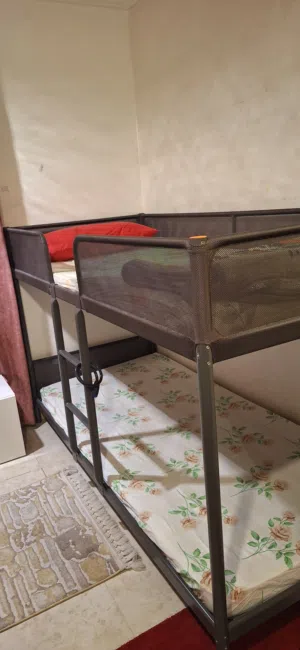 سرير أطفال ايكيا دورين مستعمل نظيف مع المرتبة