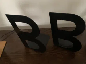 ايكيا فواصل للكتب book end جديد متوفر قطعتين