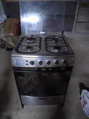 gas oven condition good used like new 20bd