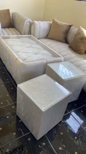 طاولة غرف ضيوف + مرفقين