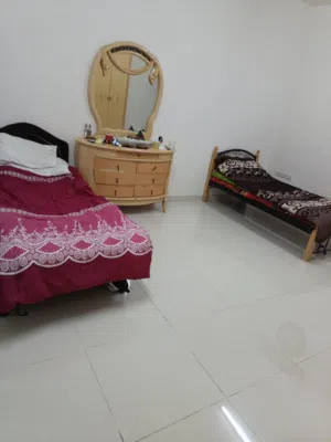 غرفه للايجار بسوق الخوض التجارى