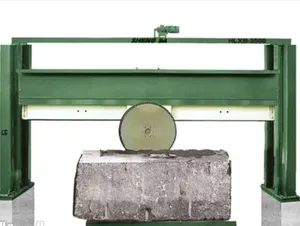 عدة  ومصانع ومقطع تجاري متعدد الاستعمال للبيع كاملا