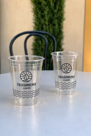 كاسات بلاستيك للبيع 45 حبه بدينارين بس