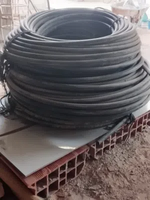مواسير مياه كما موضح بالصورة