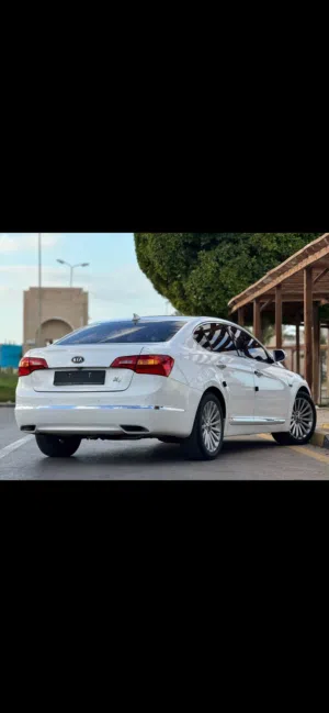 Used Kia Cadenza in Tripoli