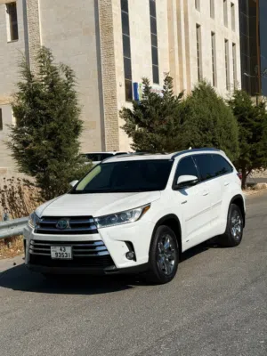 Used Toyota Highlander in Amman