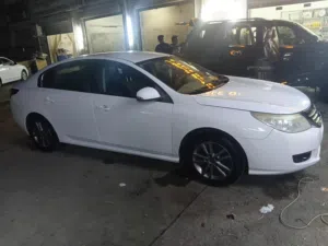 رينو سافرن 2011