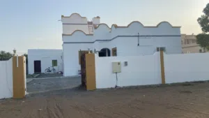 ارض زراعية مع منزل قائم وبئر مصرح