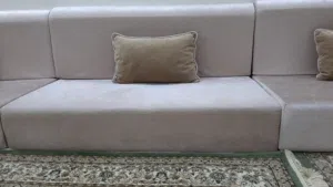 جلسة أرضية للبيع