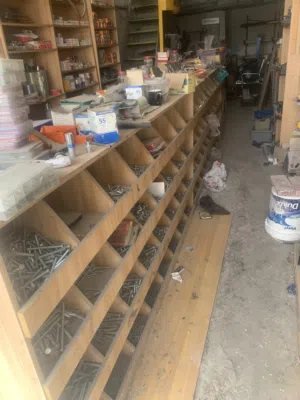 رفوف عدد صناعية
