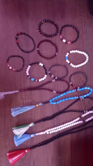 سلام عليكم سوارات وسبح للبيع