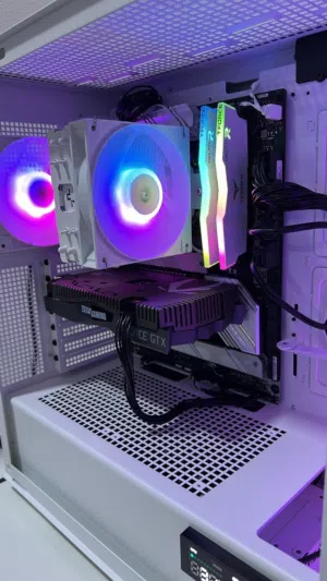 للبيع PC gaming جديد للي له خاطر يتواصل خاص