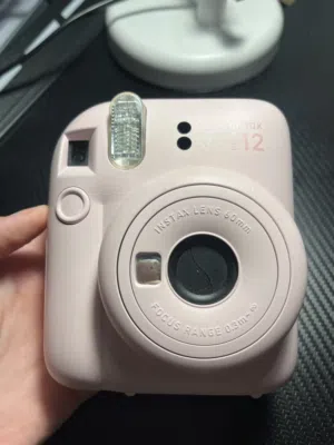 كاميره فوريه لون وردي نوع instax 12 mini