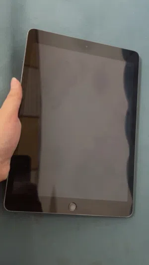 Apple iPad 8 32 GB in Basra