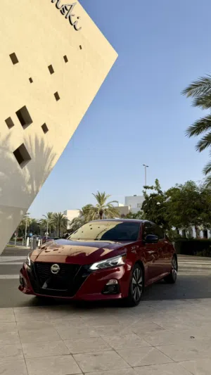 Used Nissan Altima in Muscat