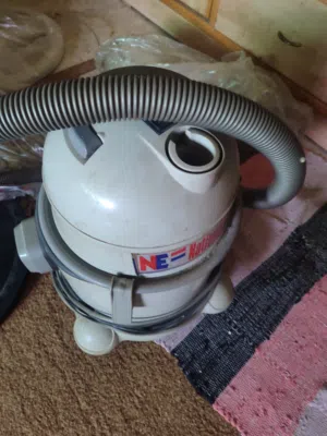 مكنسة كهرباء بحالة جيدا