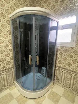 (بيع مستعجل) حمام سباحة بمواصفات كثيرة استخدام بسيط جدا
