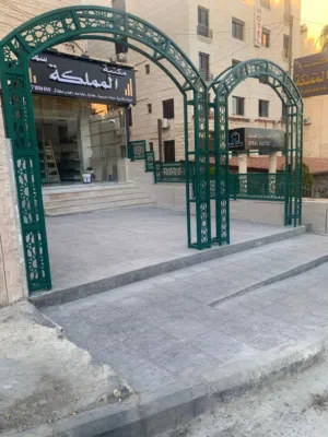 ‏28 م٢ ‏.‏ المالك‏1