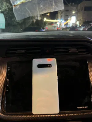 Samsung s10 +  بل حاجه إلى شاشه خارجية