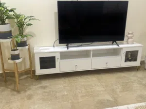 طاولة تلفزيون