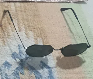 نظارات شمسية بحالة ممتازة