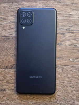 Samsung galaxy a12 ما معه كرتونه بسعر حرق
