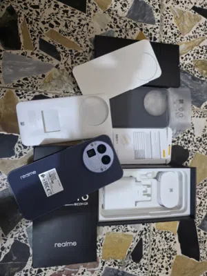 ريلمي gt 8 pro لون بنفسجي نسخة عالمية ذاكرة 512  رام 16 استخدام شهرين شرط الملحقات والكفر  ممستخدمات