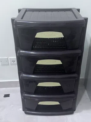 أدراج بلاستك و سلة خضراوات